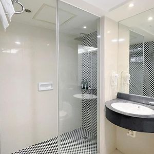 Quadruple Room No Window